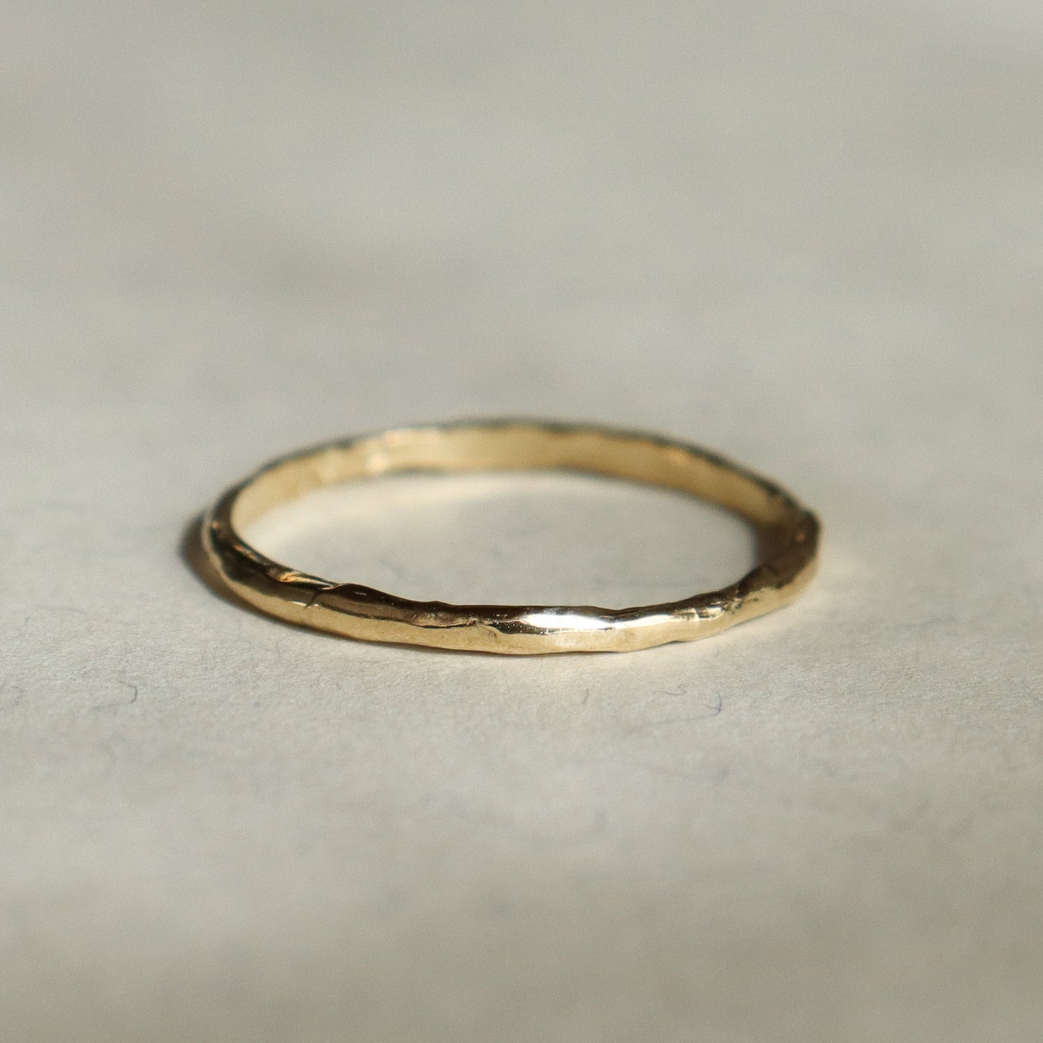 Narrow Isle Band | 14k Gold