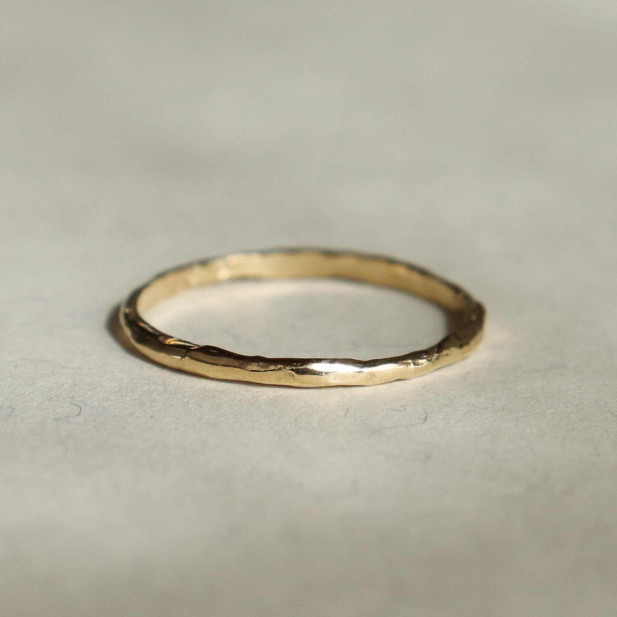 Narrow Isle Band | 14k Gold