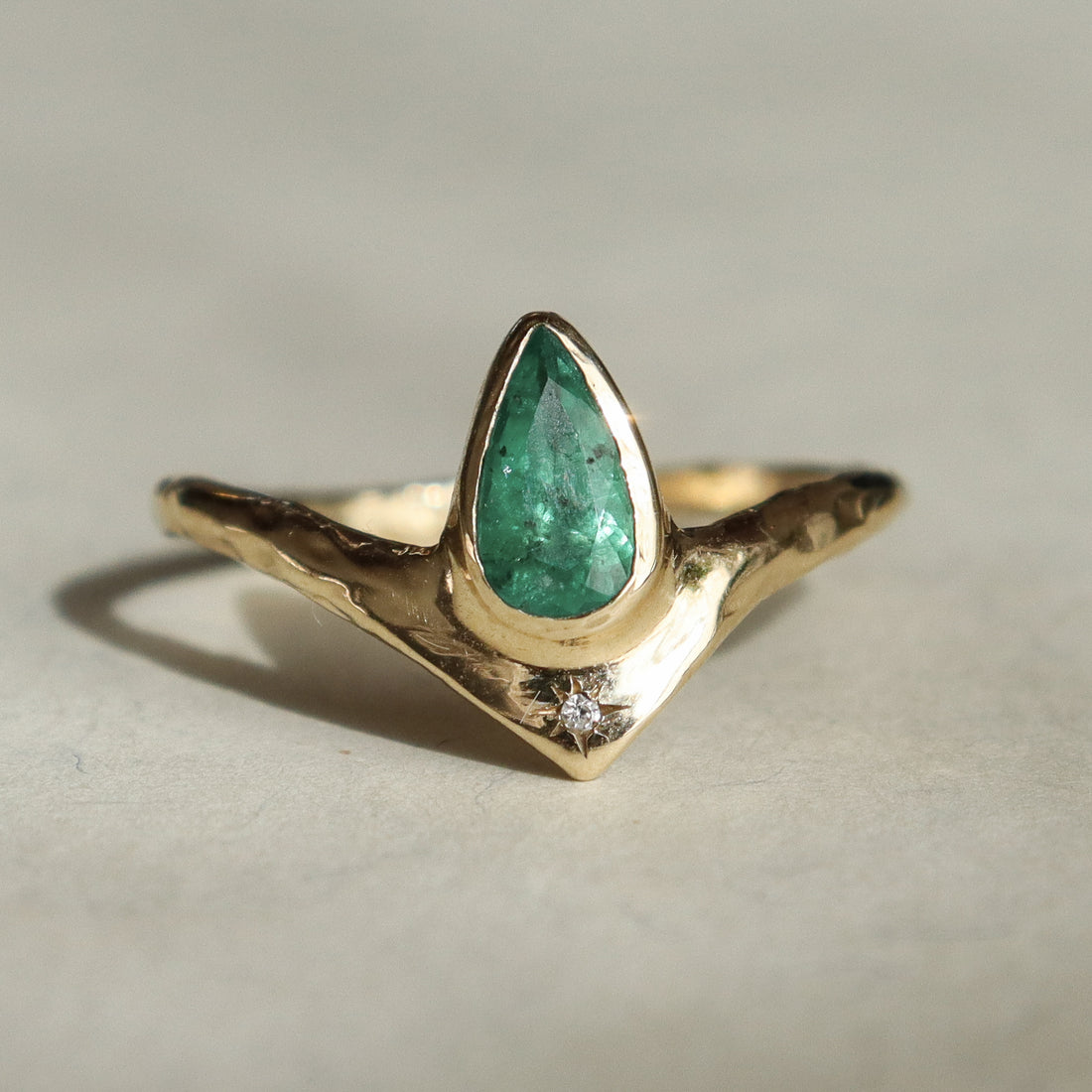 Emerald Reign of Light Ring II | Emerald, Diamond, 14k Gold